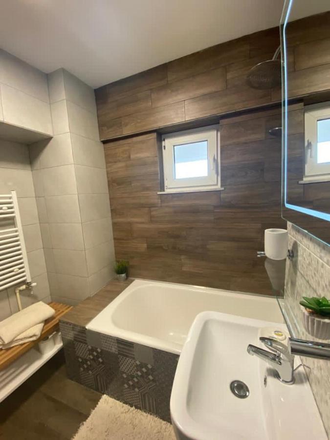 Aparthotel Claudia -Self Check-In Braila Exterior photo